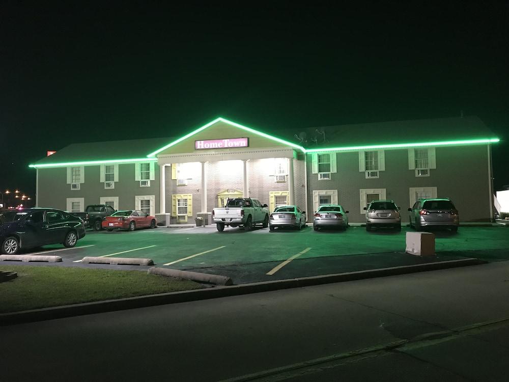 Hometown Inn & Suites photo 52