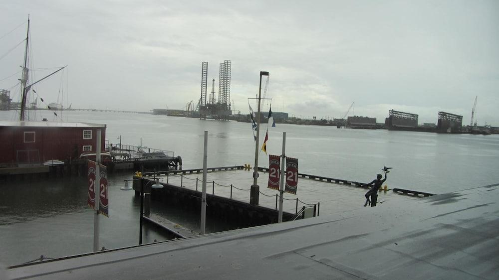 Harbor House Hotel and Marina at Pier 21 photo 33