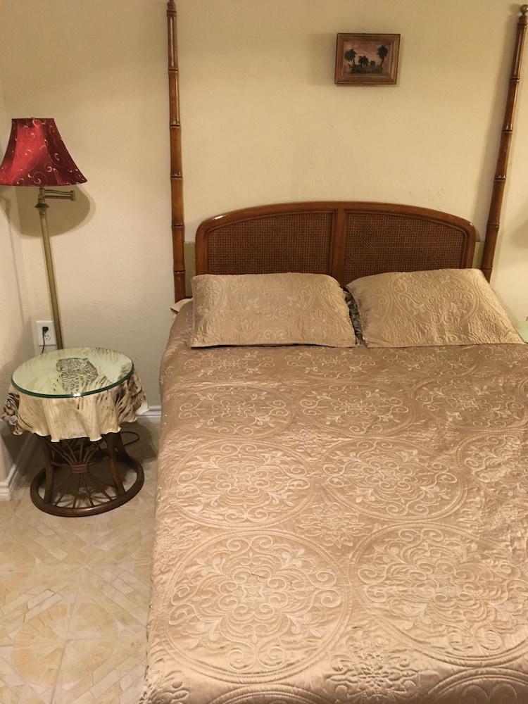 Capri Beach Hotel photo 61