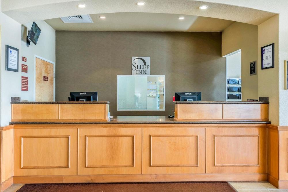 Sleep Inn and Suites - Ocala / Belleview photo 2