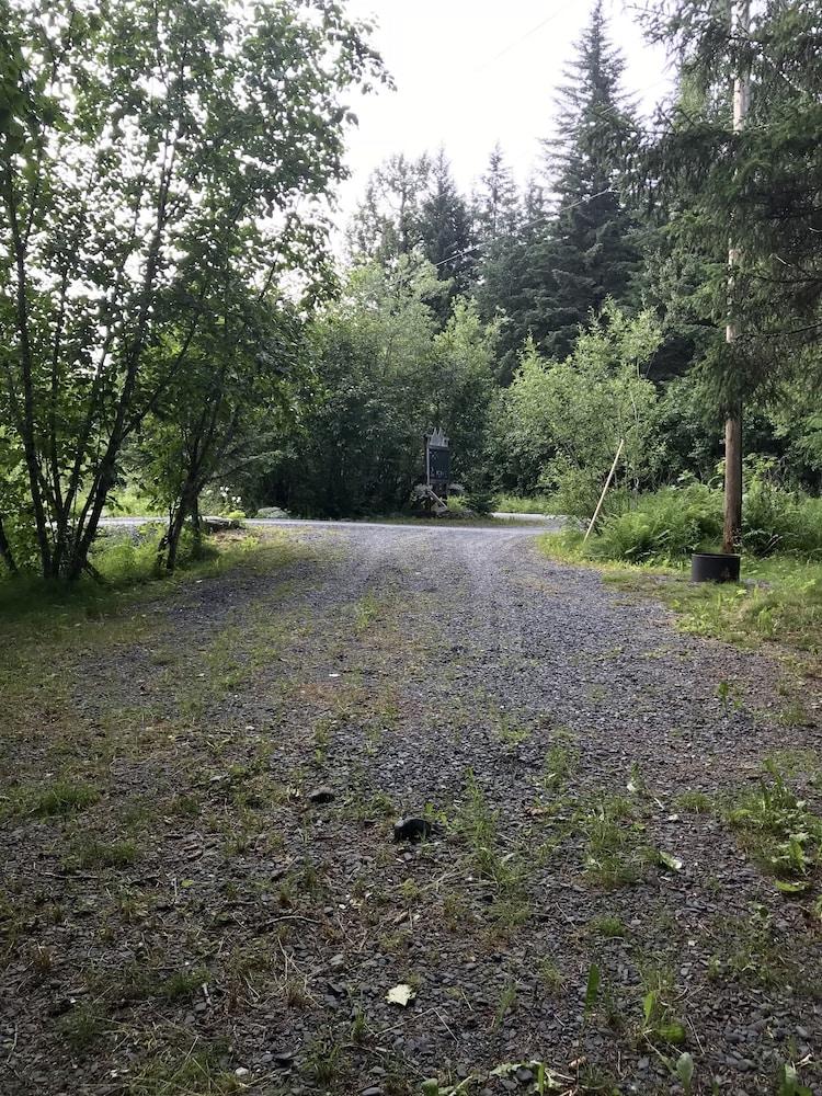 Twin Peaks Lodge and RV Park photo 26