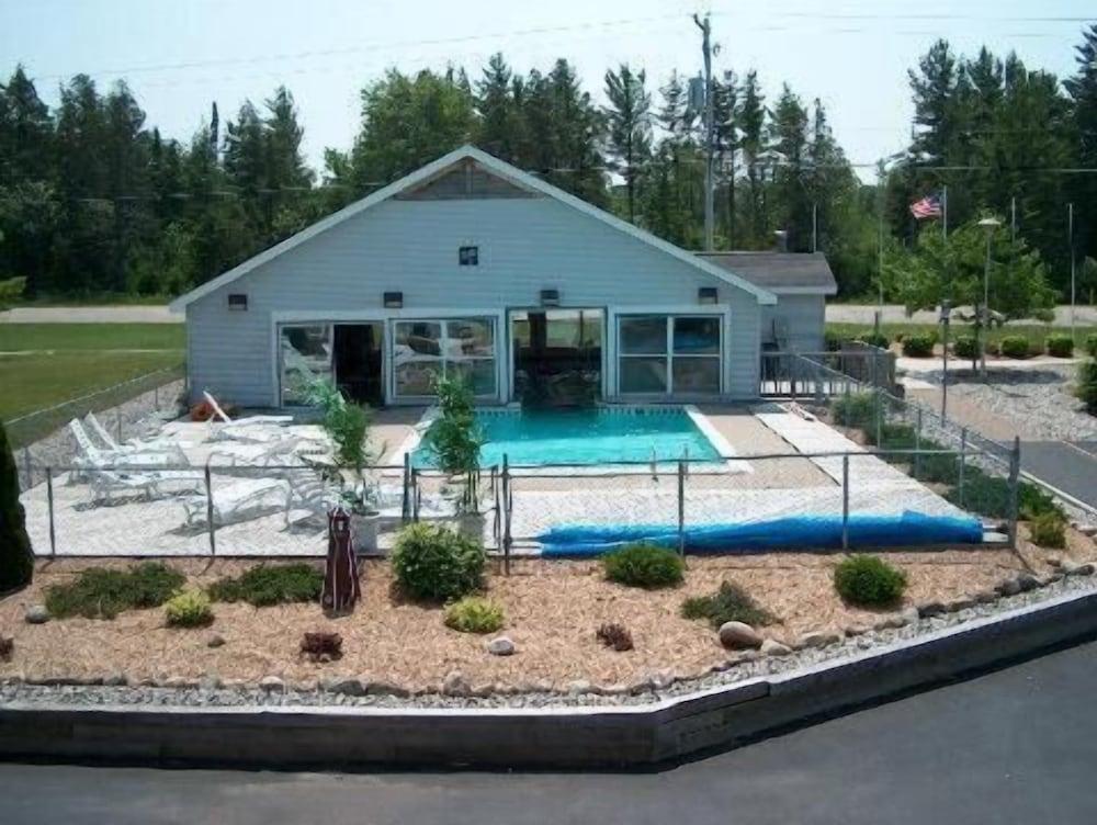 Sunrise Beach Motel photo 17