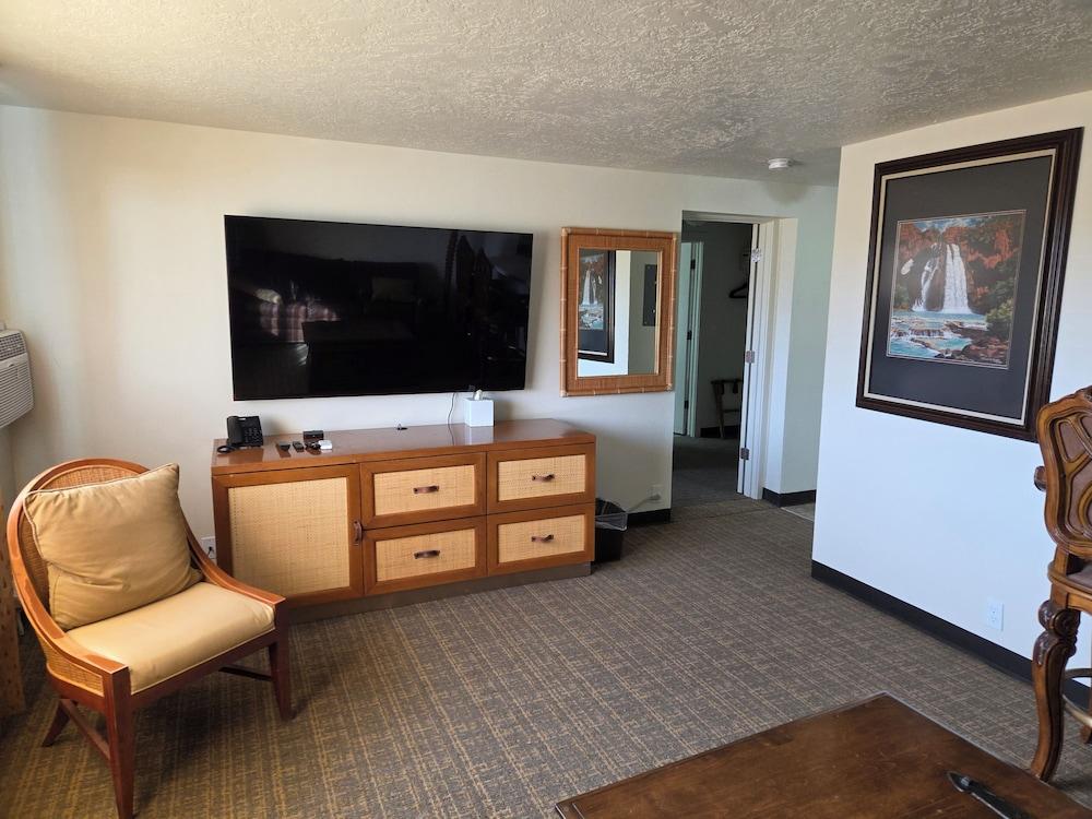 New Western Inn & Suites photo 6