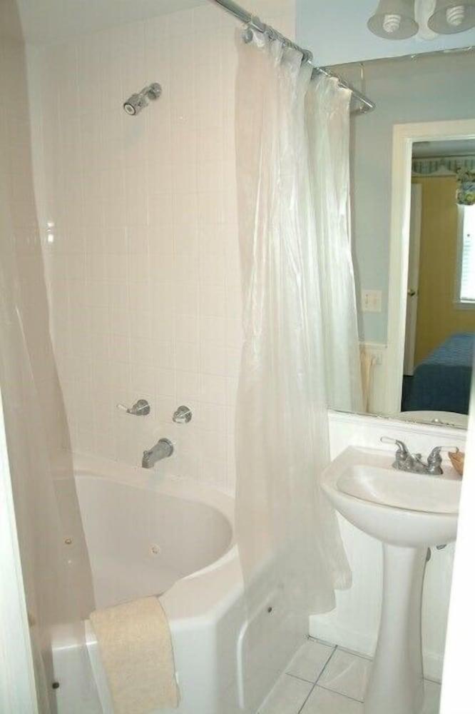 Colonial Acres Resort photo 31