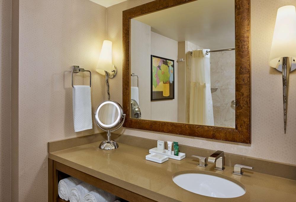 Hilton Los Angeles North/Glendale photo 18