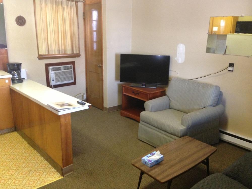 Jamestown Motel photo 7