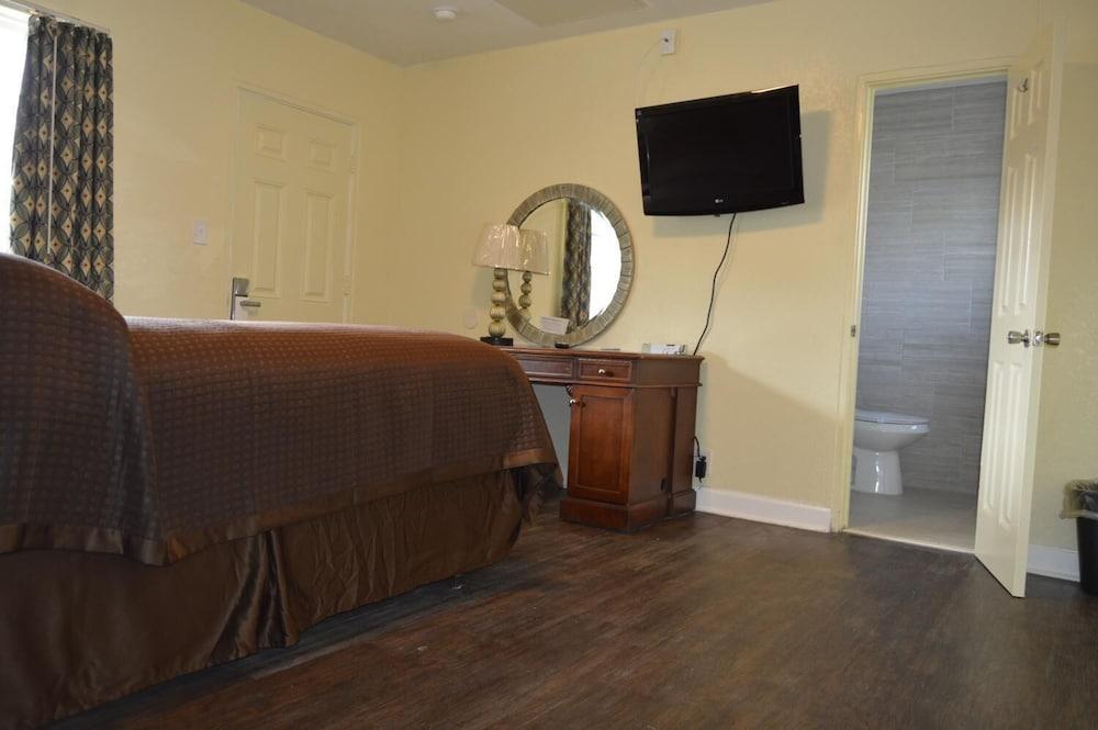Regency Inn photo 10