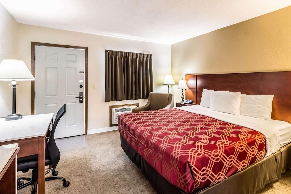 Econo Lodge Valley City photo 6