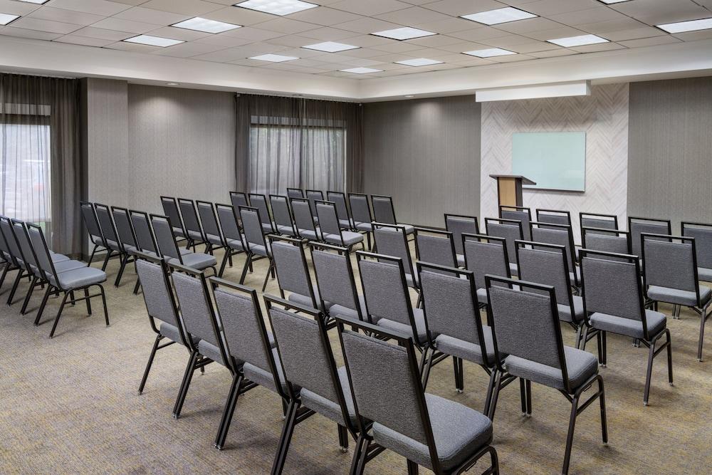 SpringHill Suites by Marriott Newark Liberty International photo 43