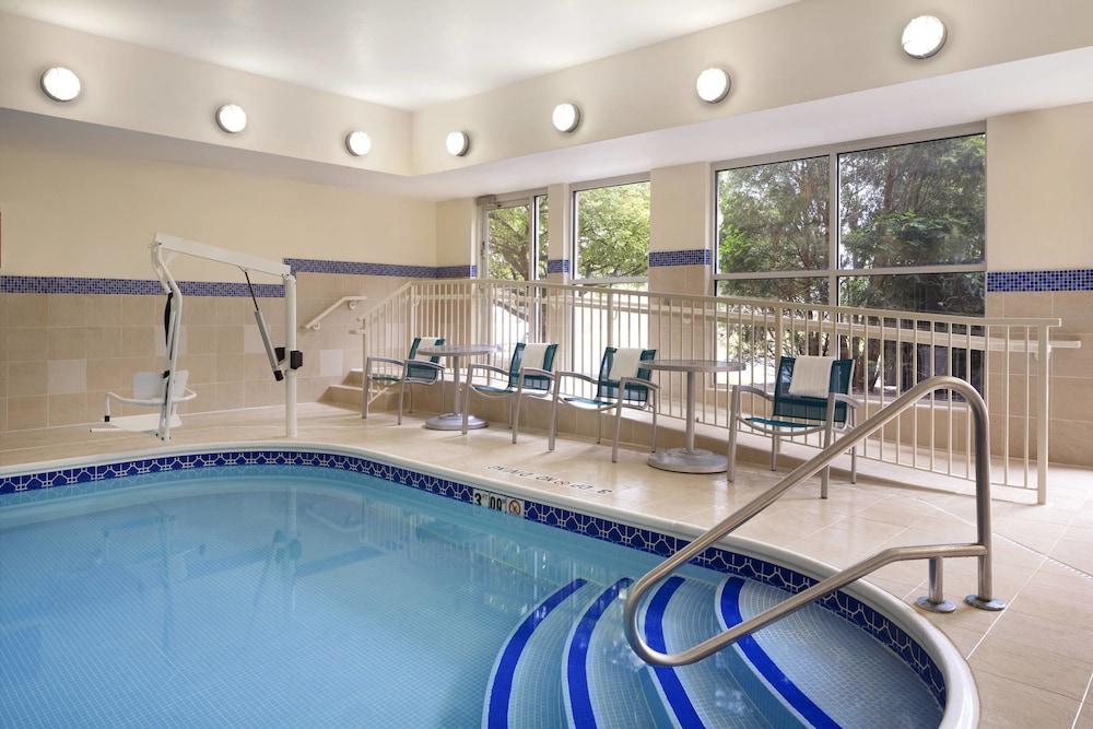 TownePlace Suites Chicago Naperville photo 17