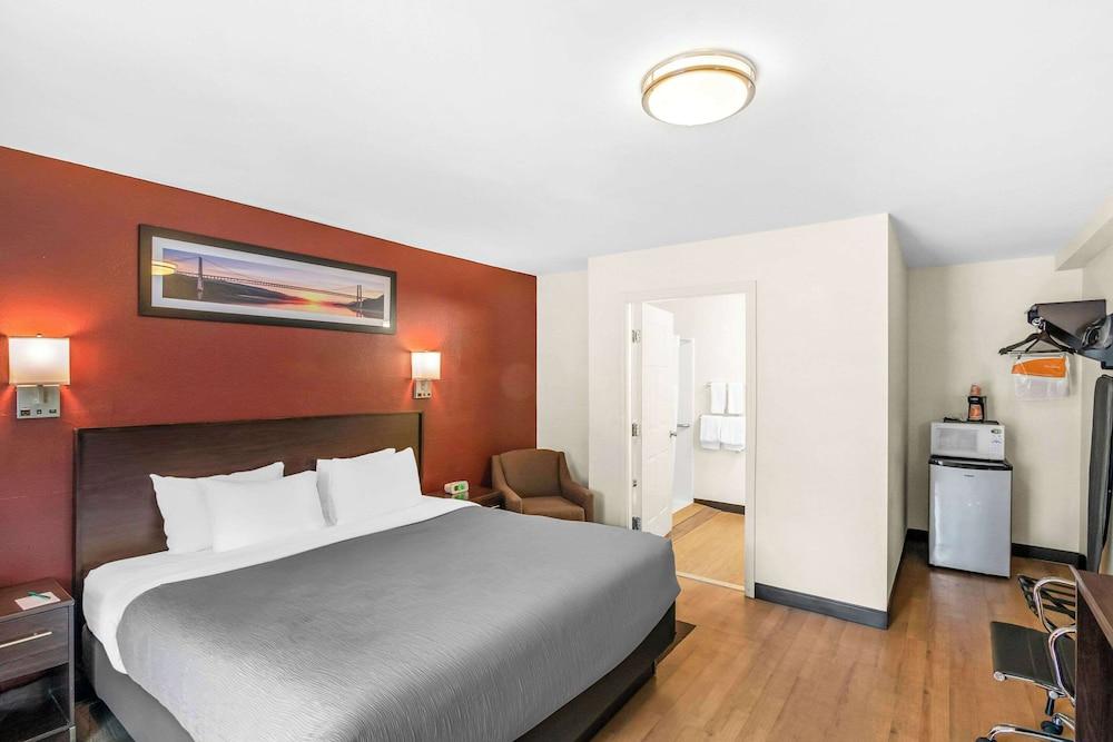 Quality Inn Queensbury - Lake George Area photo 4