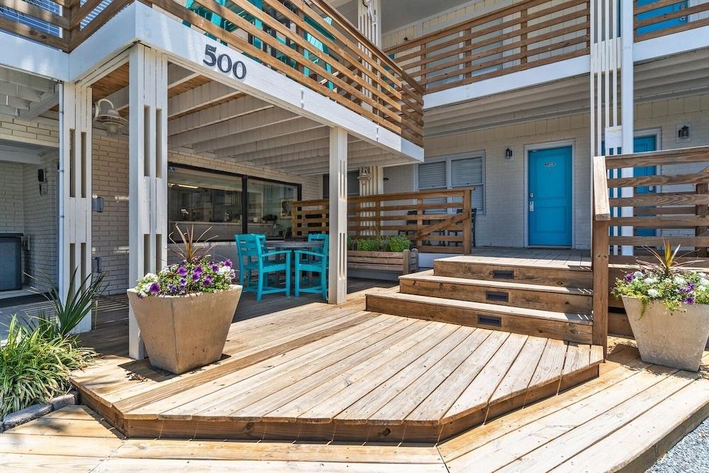 The Beach House Motel & Suites photo 34