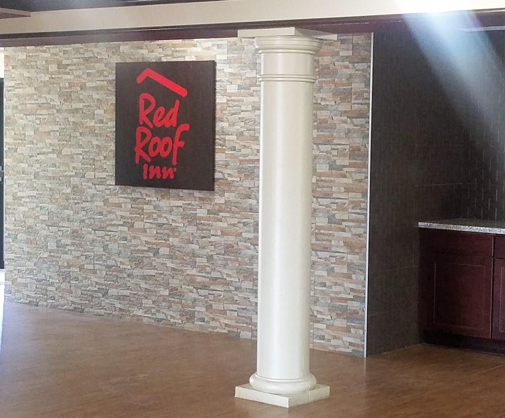 Red Roof Inn & Suites Houston - Hobby Airport photo 3
