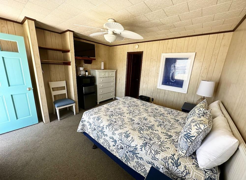 SandSpur Ocean Cottages photo 32