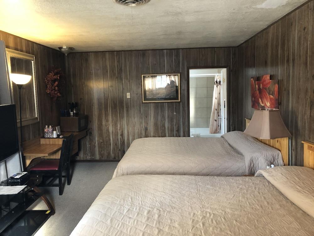Rustic Inn Motel photo 51