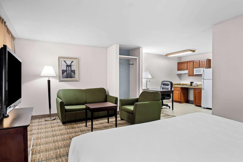 MainStay Suites Addison-Dallas photo 24