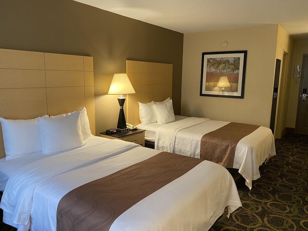 Quality Inn Geneseo photo 45