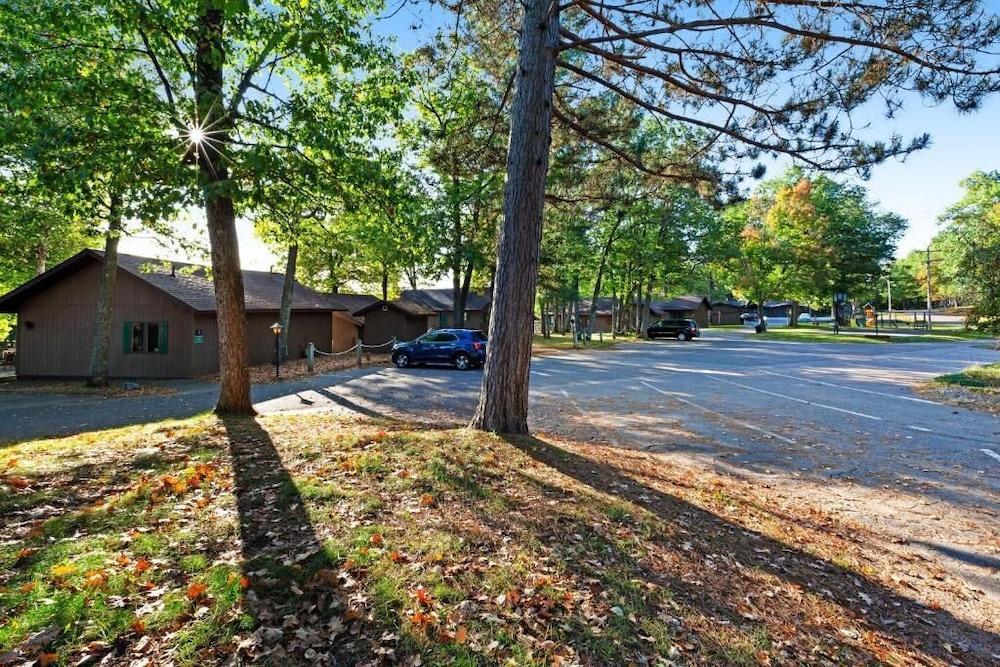 Chanticleer Inn photo 36