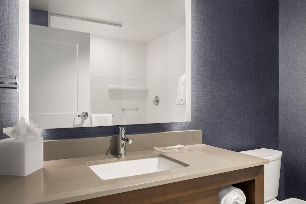 Residence Inn by Marriott Milwaukee Brookfield at Poplar Creek photo 14