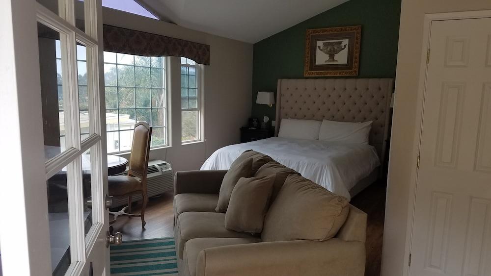 Malibu Country Inn photo 31