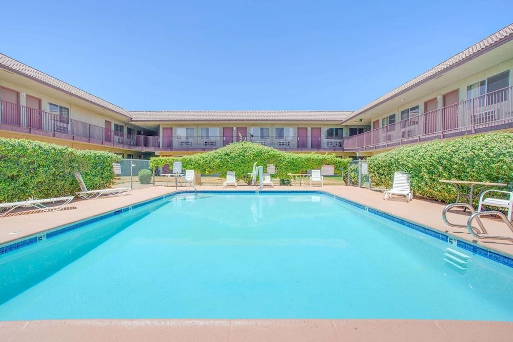 Baymont by Wyndham Coalinga photo 14