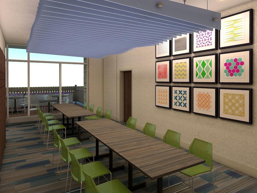 Holiday Inn Express & Suites Dallas Northeast - Arboretum by IHG photo 36