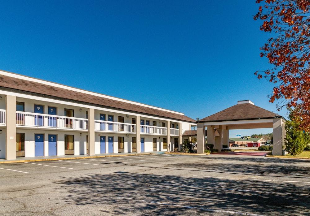 Econo Lodge photo 12