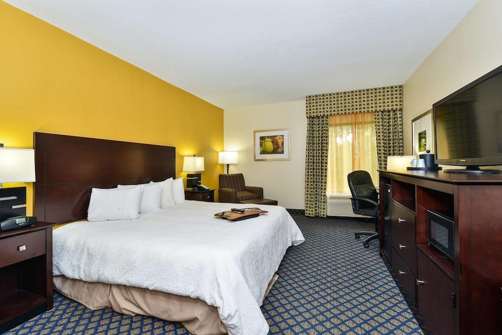 Hampton Inn by Hilton Petersburg Fort Lee photo 27