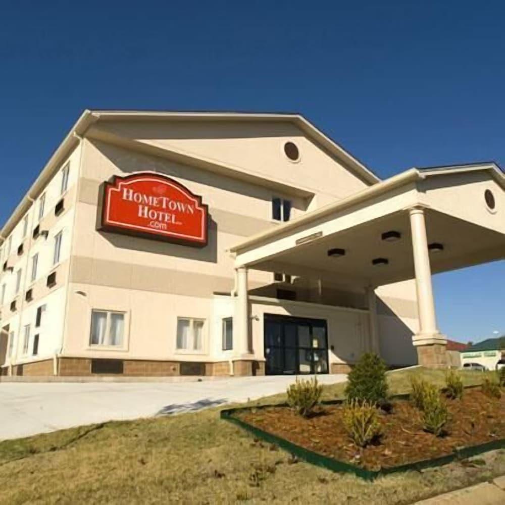 HomeTown Hotel Bryant photo 8