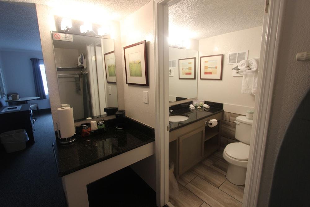 At Home Inn & Suites photo 17