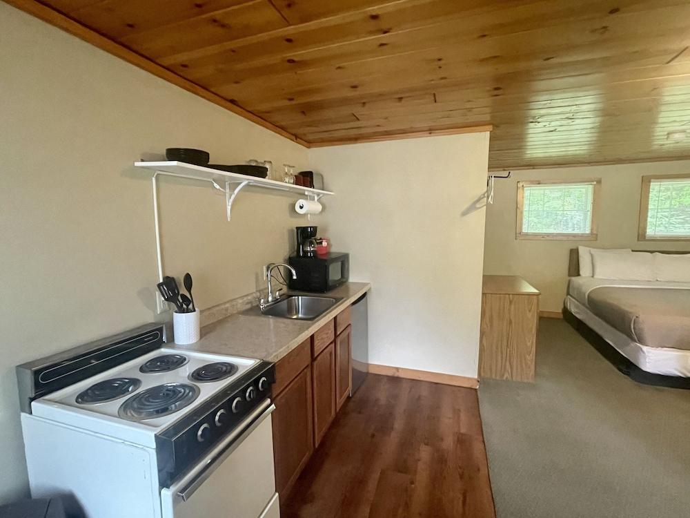 Hanging Horn Lakeside Resort photo 76