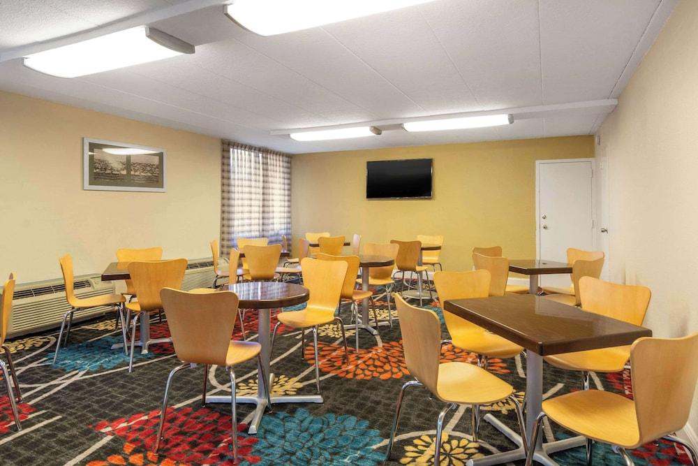 Quality Inn & Suites Ruther Glen photo 20
