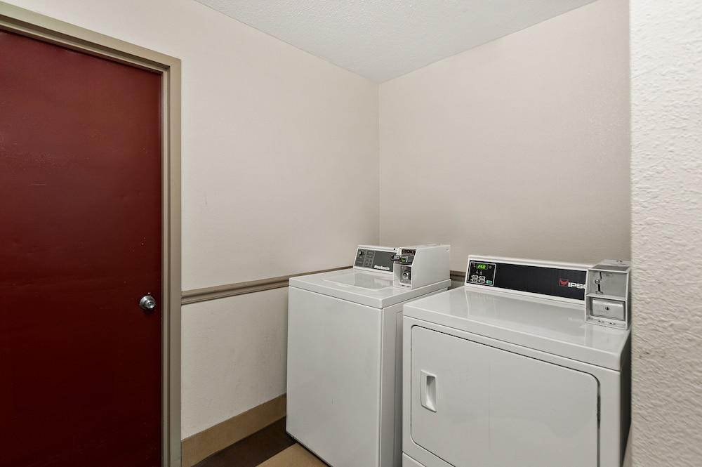 Red Roof Inn Martinsburg photo 22