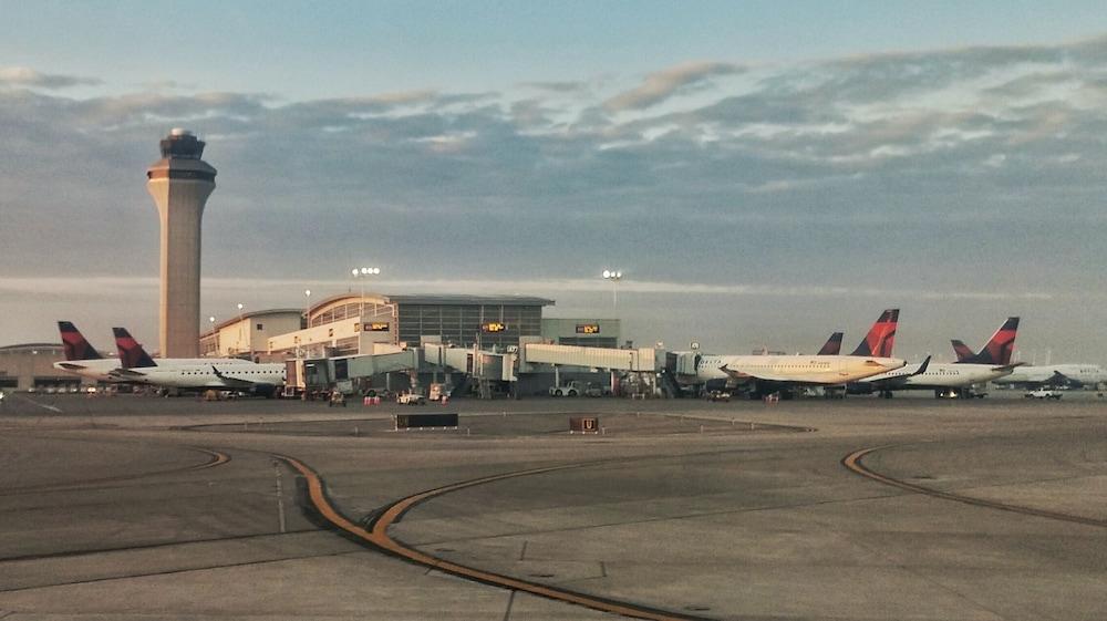 DTW Suites photo 3