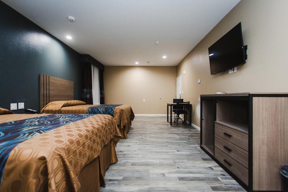 Budget Host Inn and Suites photo 12