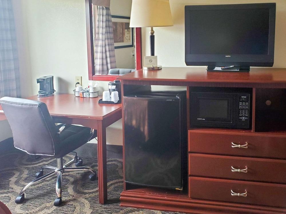 Quality Inn Prattville I-65 photo 13