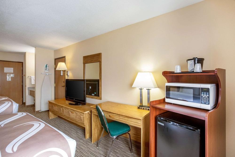 Quality Inn - Storm Lake photo 7