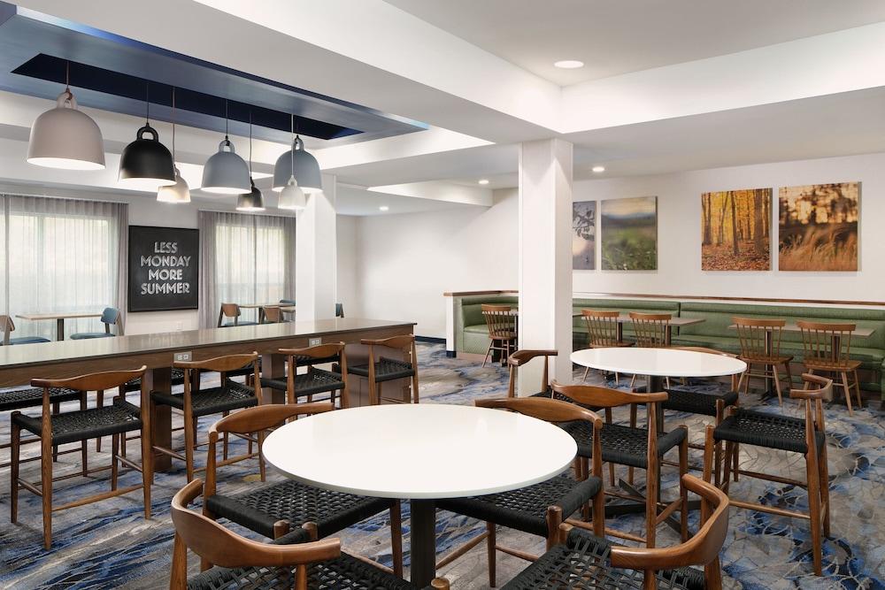 Fairfield Inn and Suites by Marriott Columbia photo 8