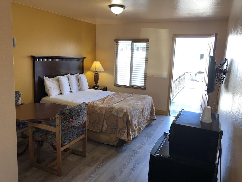 Blue Seal Inn photo 15