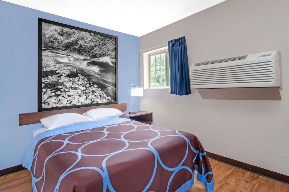 Super 8 by Wyndham Oneonta/Cooperstown photo 5