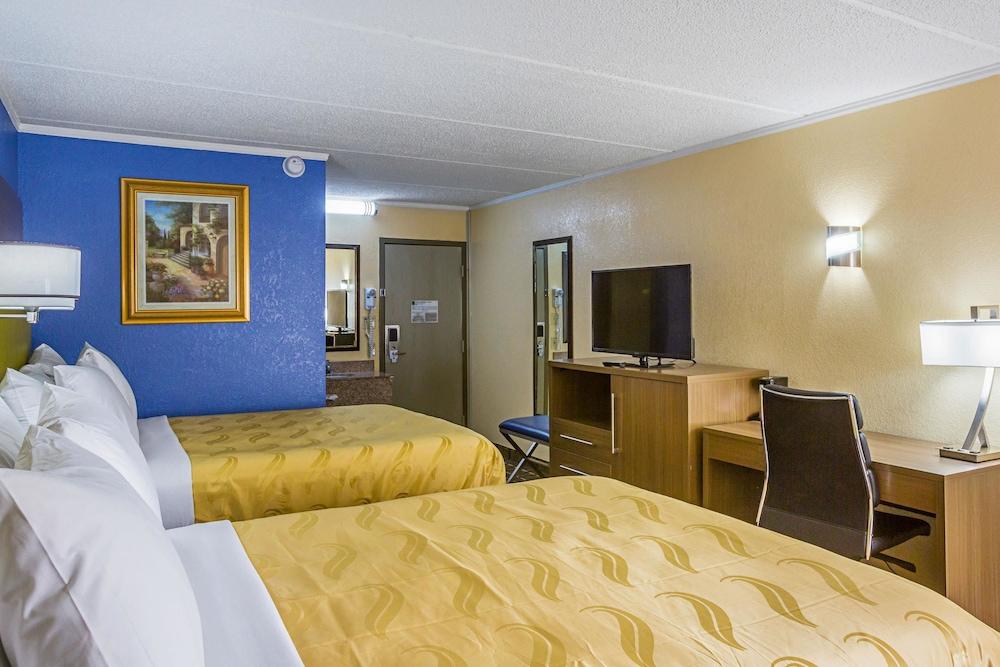 Quality Inn & Suites near Six Flags East photo 8