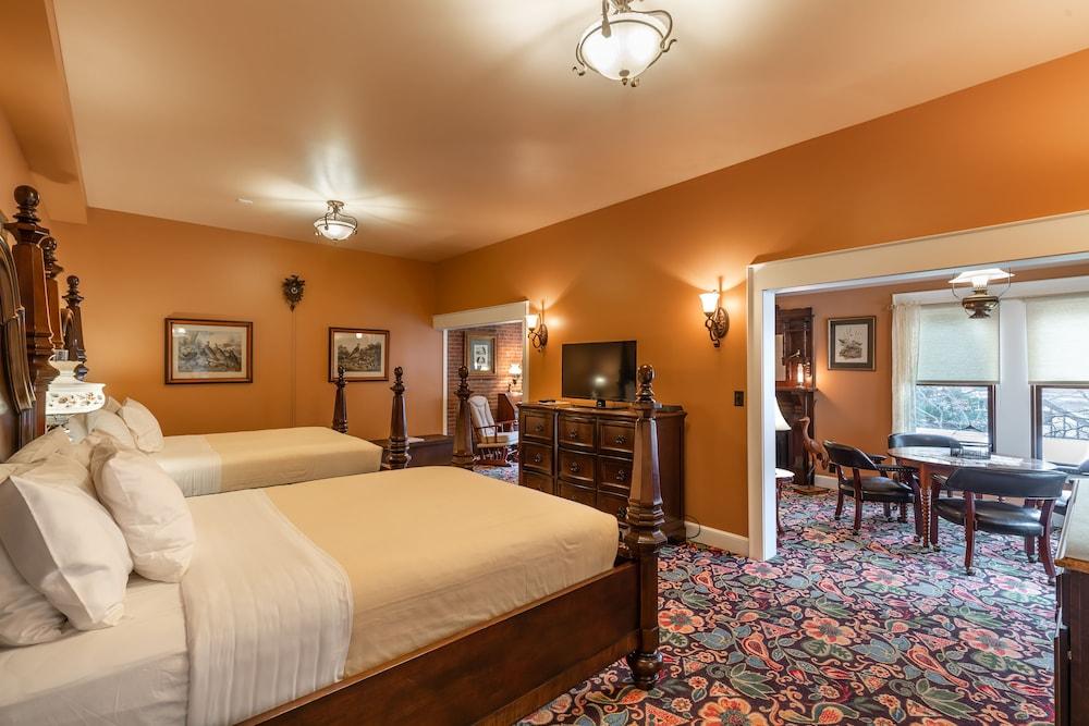 Steele Mansion photo 25
