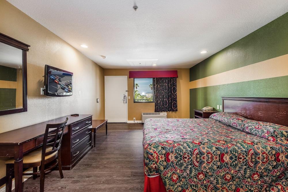 Budget Inn photo 3