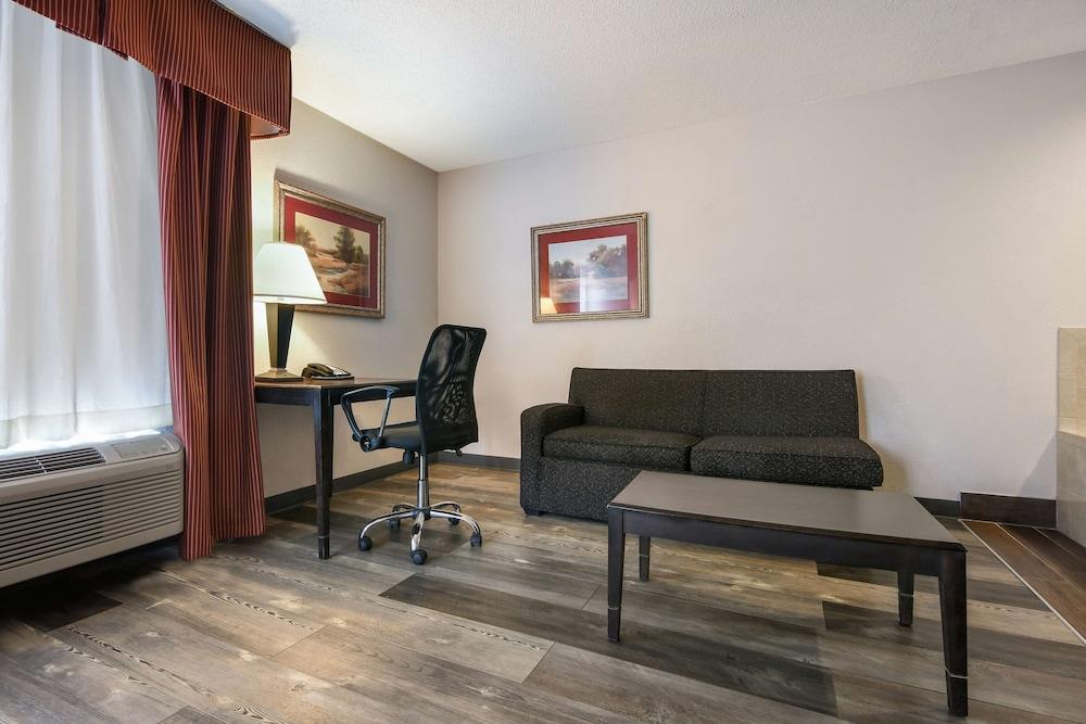 SureStay Plus Hotel by Best Western Tarboro photo 7