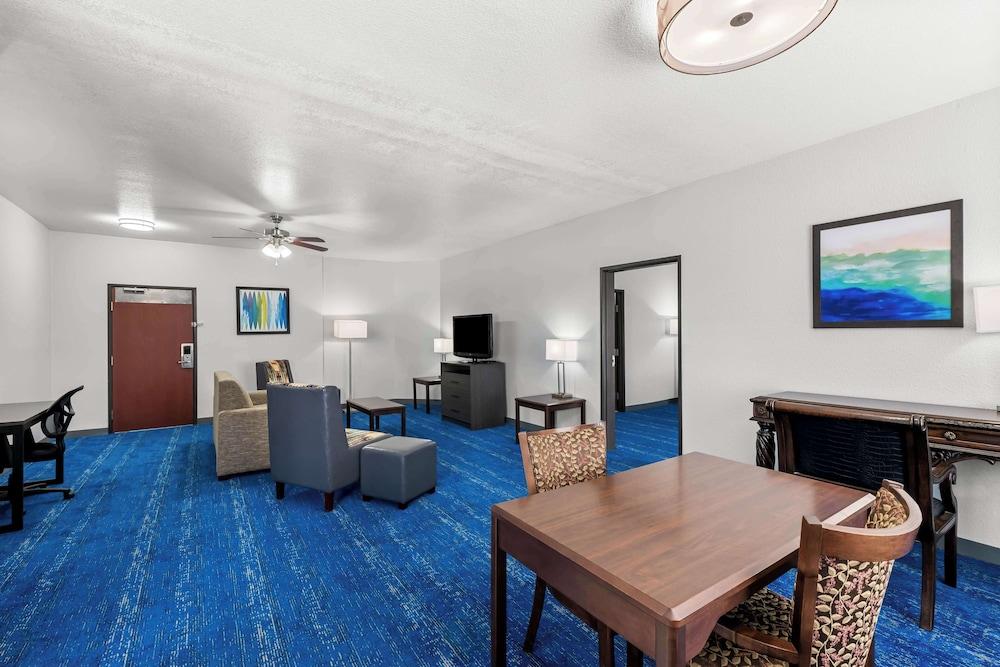 Best Western Palace Inn & Suites photo 4