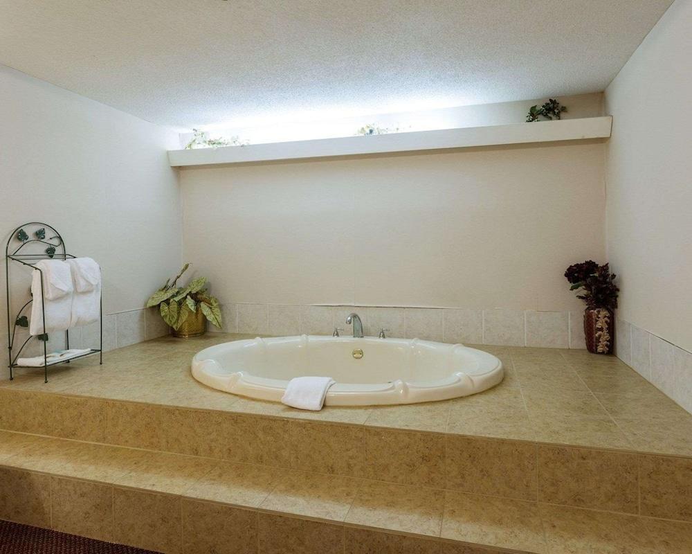 Quality Inn Robinsonville photo 9