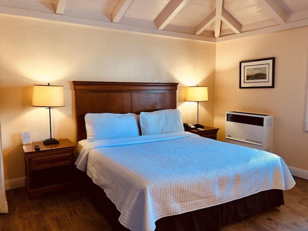 Carmel Resort Inn photo 51