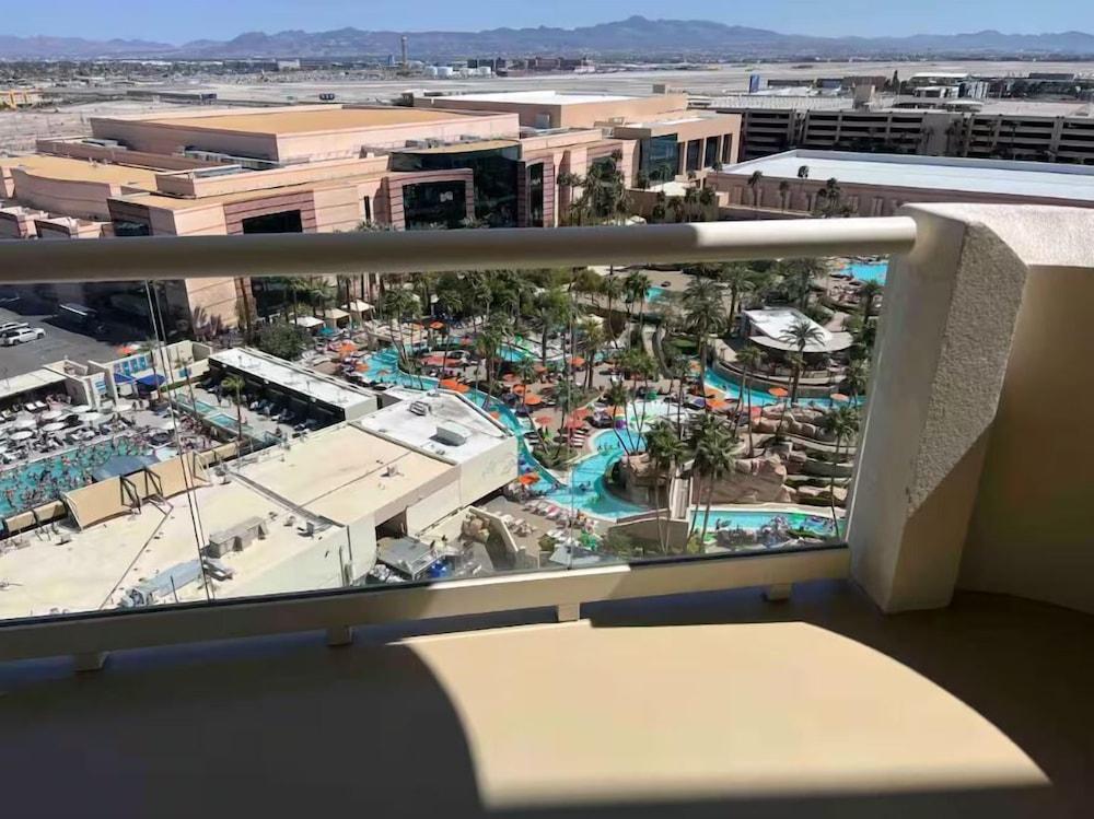MGM Signature Executive Suite photo 5