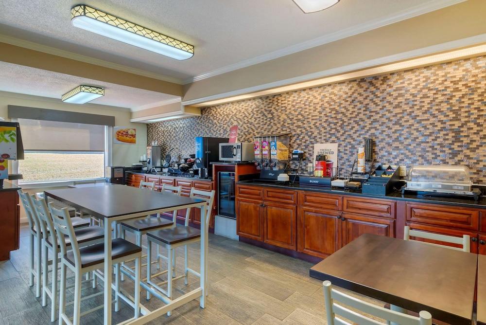 Quality Inn Ashburn photo 36