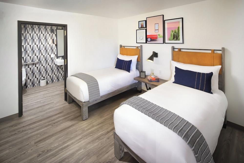 voco The Tuxon by IHG photo 2